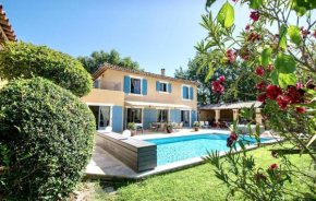 Évasion Provençale : Villa Élégante pour 10 Personnes